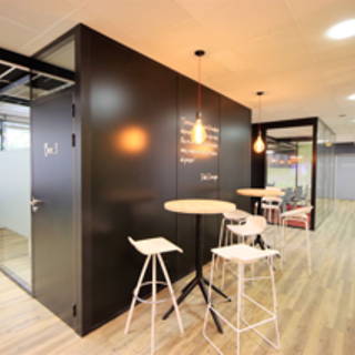 Open Space  35 postes Coworking Square Roger Genin Grenoble 38000 - photo 2